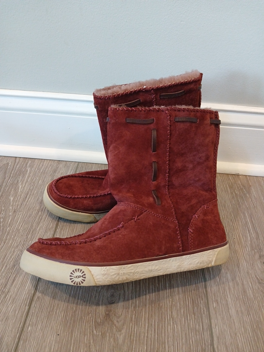 UGG Mika Classic Sneaker Boots Red Brown Suede Shearling Lining Size 8